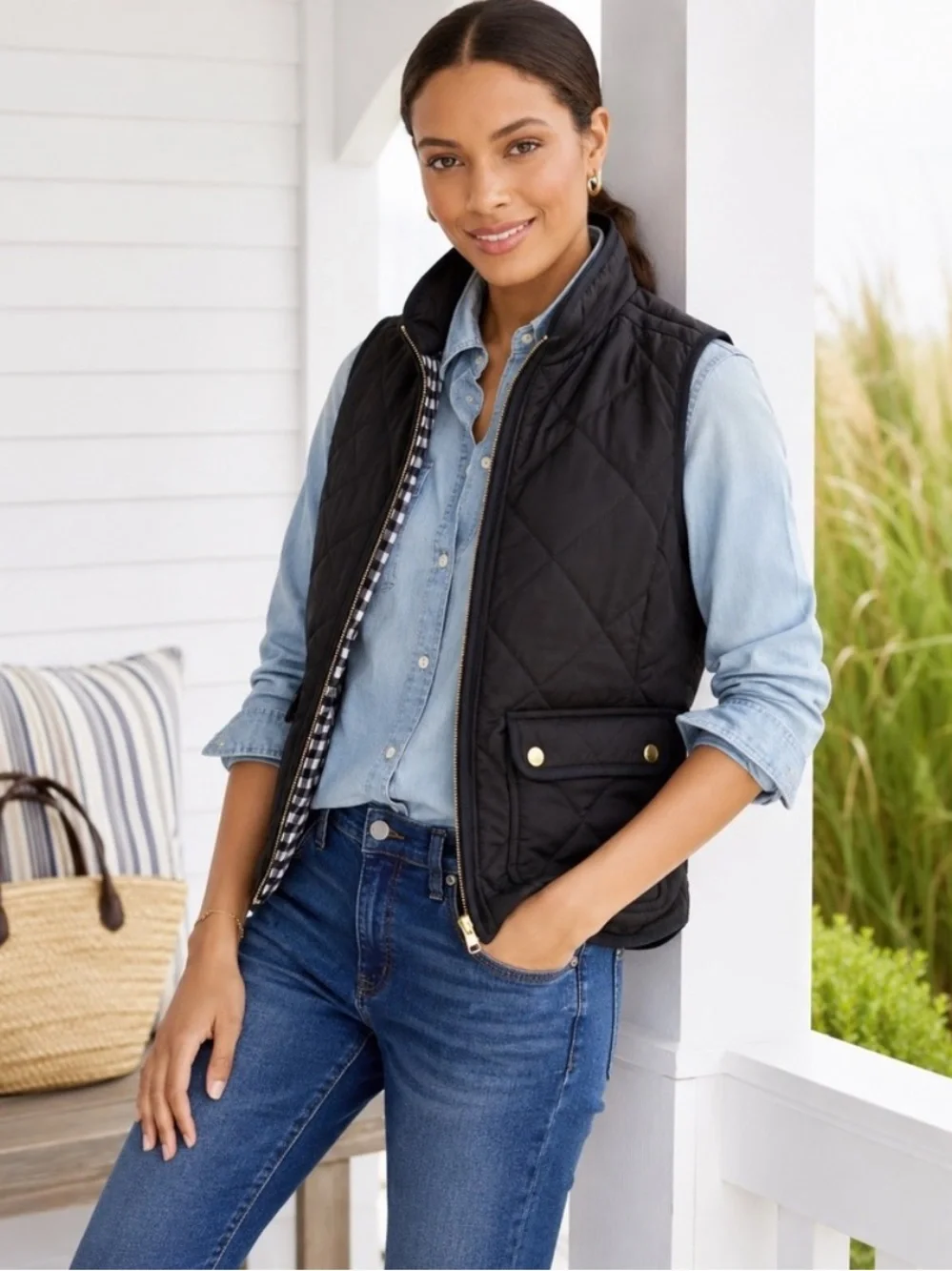 J.Crew Excursion Diamond Quilted Full Zip Vest Large Black Gold Preppy Pockets